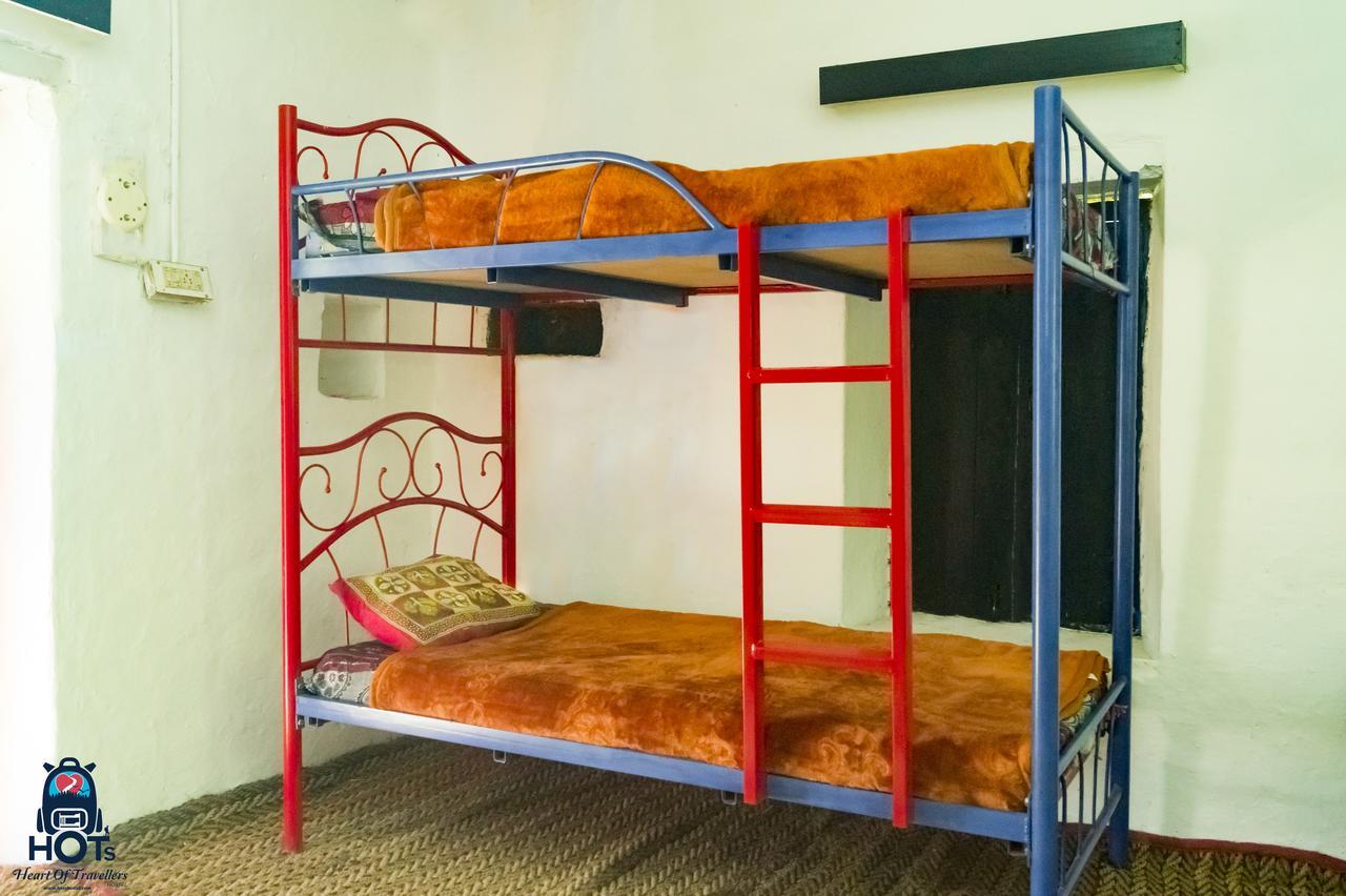 Hots Nainital Hostel Patwa Dunga Buitenkant foto